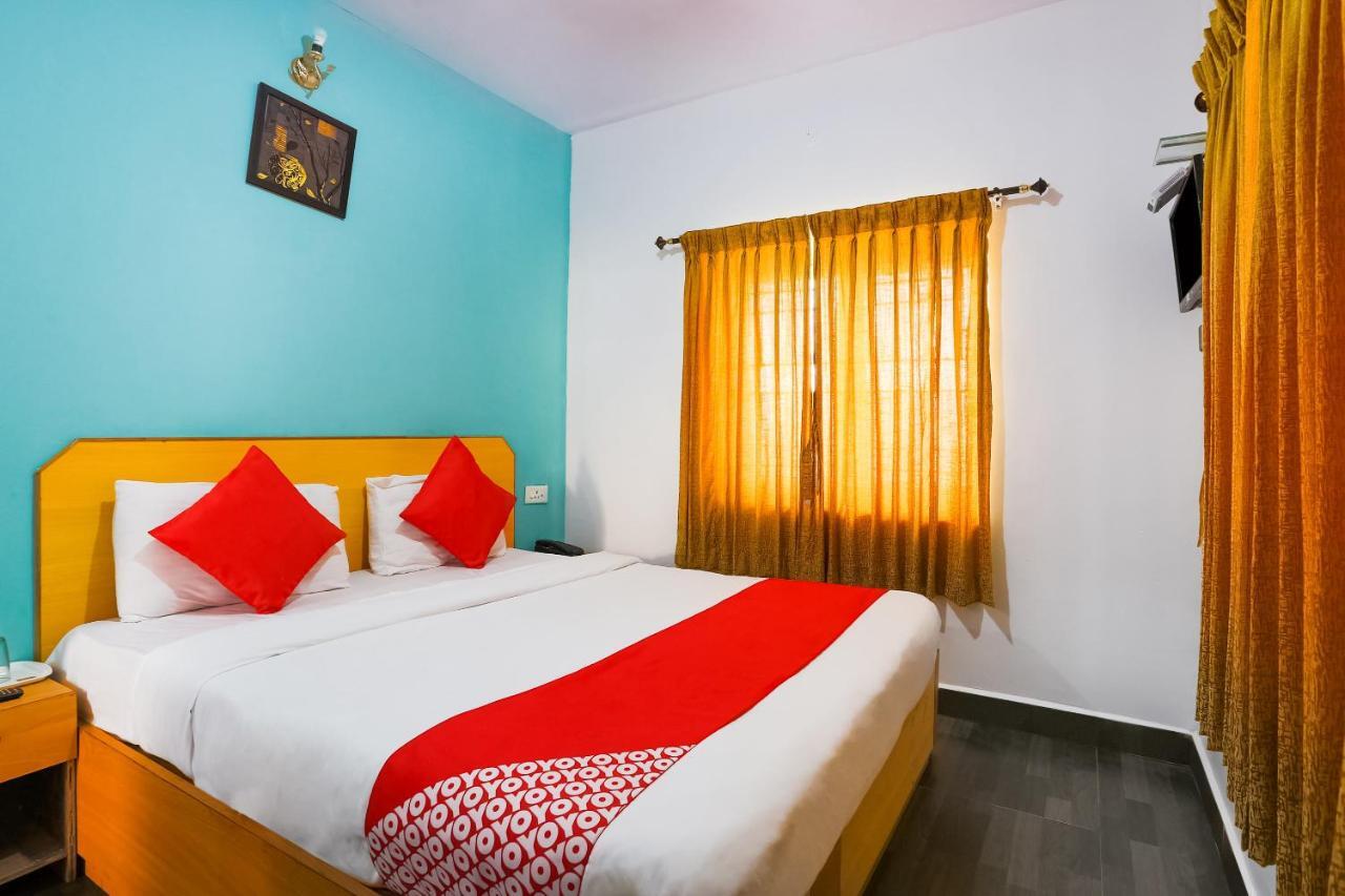 Oyo 27895 Memo Rooms Уті Екстер'єр фото